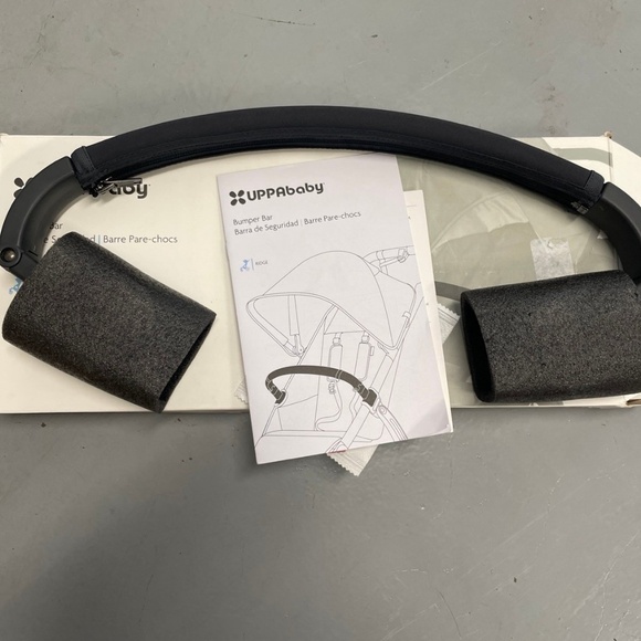UPPAbaby Black Stroller Bumper Bar - Picture 10 of 12